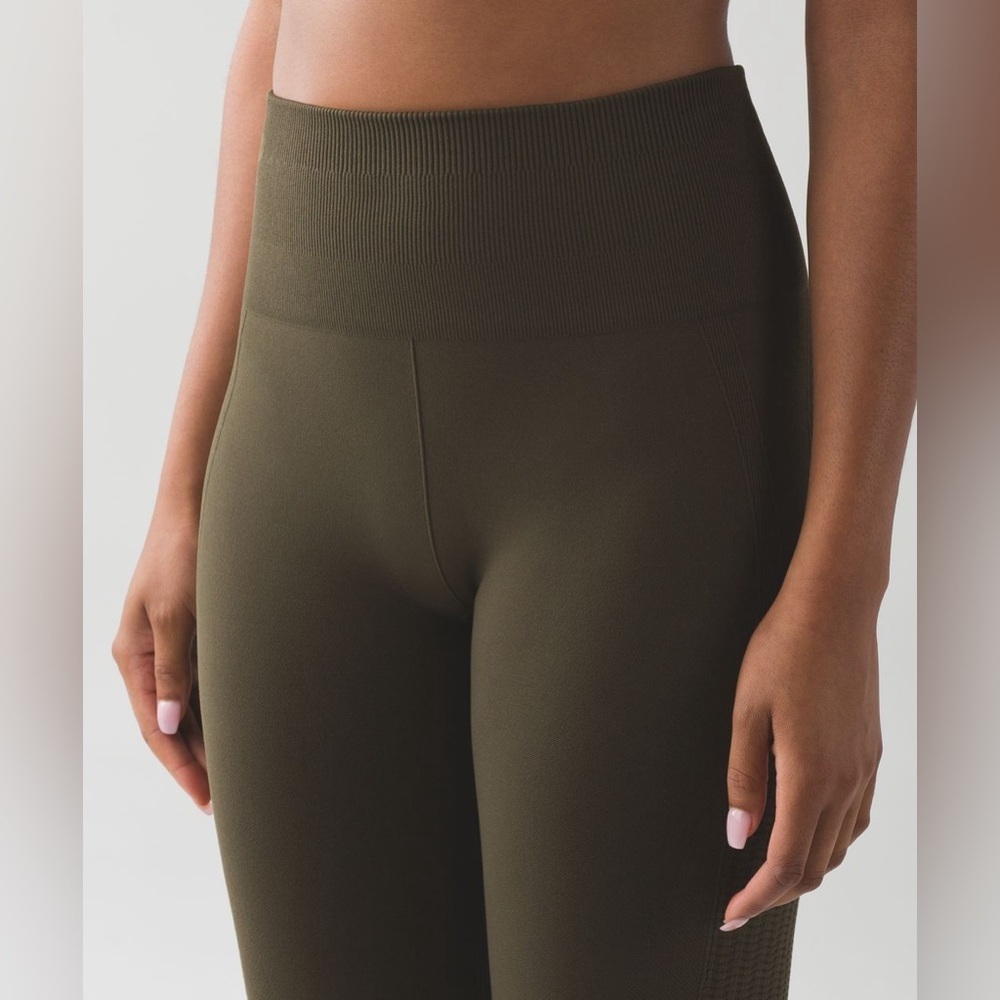Lululemon Flow & Go Crop Legging 19” in Military Green Activewear Cropped Tight - Picture 2 of 9
